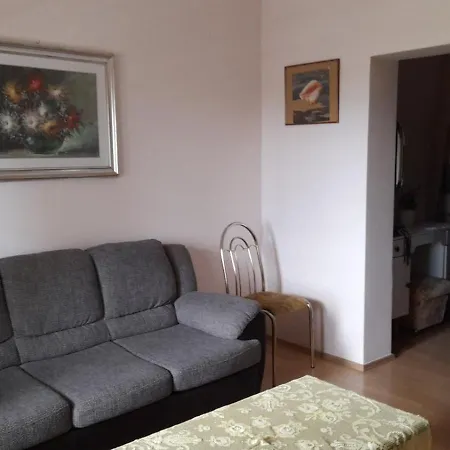 Tonko Kvarnerska Cesta 8 *